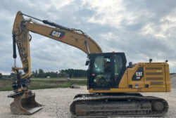 2019 CAT 320 - Image 4
