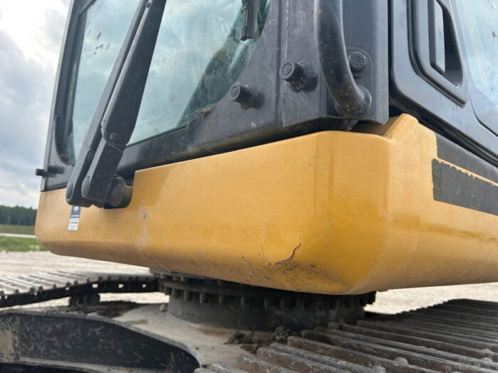 2019 CAT 320 - Image 26