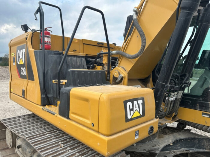 2019 CAT 320 - Image 34