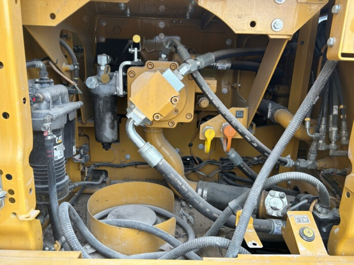 2019 CAT 320 - Image 56