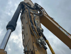 2019 CAT 320 - Image 66