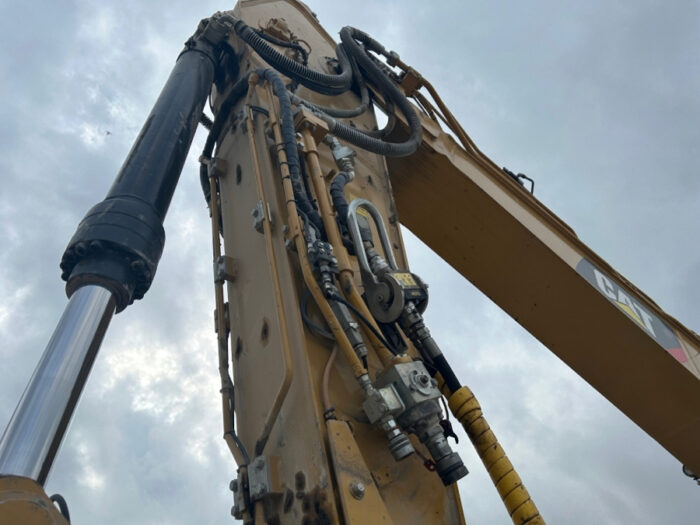 2019 CAT 320 - Image 66