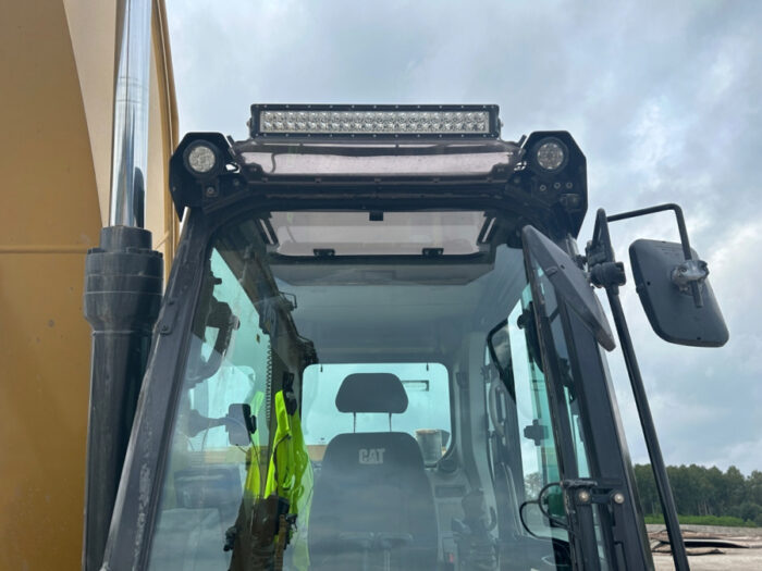 2019 CAT 320 - Image 70