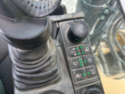 2019 CAT 320 - Image 79