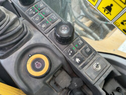 2019 CAT 320 - Image 80