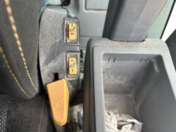 2019 CAT 320 - Image 82