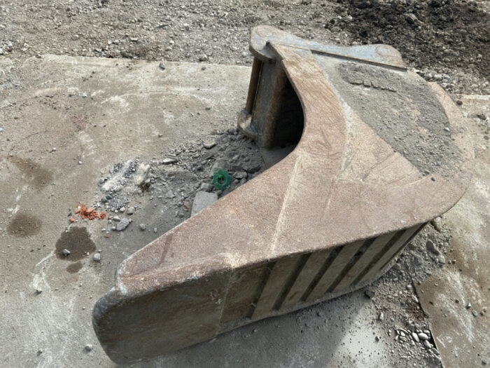 2019 CAT 320 - Image 9