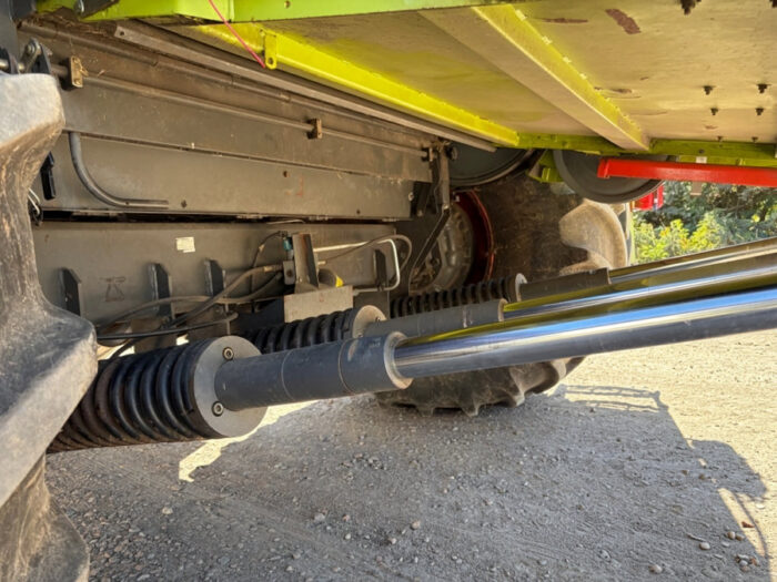 2006 Claas Lexion 560 - Image 29