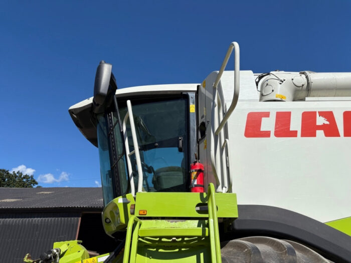 2006 Claas Lexion 560 - Image 48