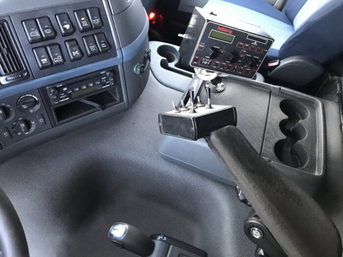 2007 VOLVO FM-380 6*4 FM - Image 28