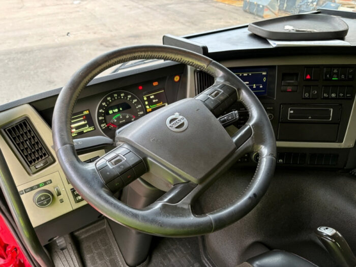 2014 Volvo FM 6×2 - Image 39