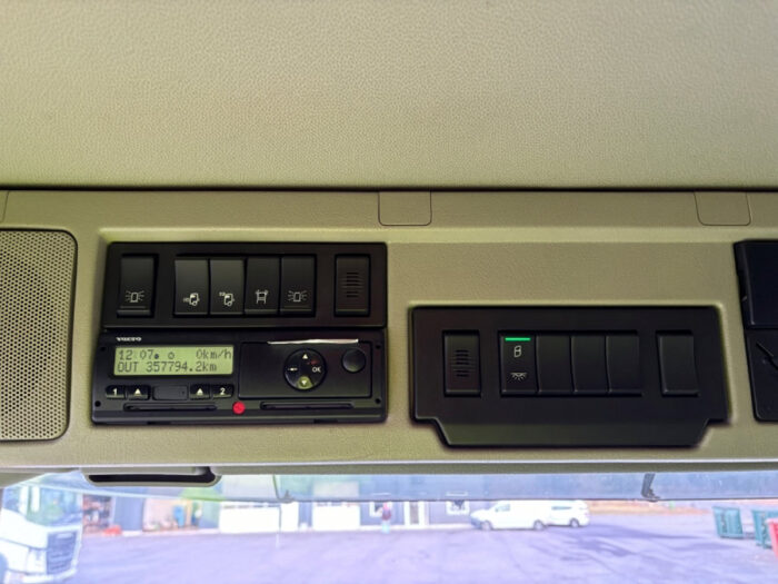 2014 Volvo FM 6×2 - Image 46