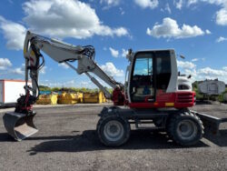 2016 Takeuchi TB295W - Image 11