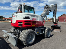 2016 Takeuchi TB295W - Image 12