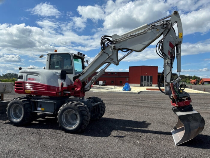 2016 Takeuchi TB295W - Image 14