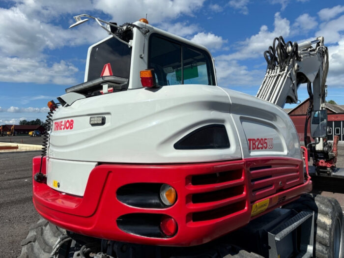 2016 Takeuchi TB295W - Image 43