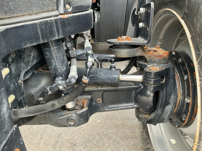 2017 New Holland T8.435 - Image 12