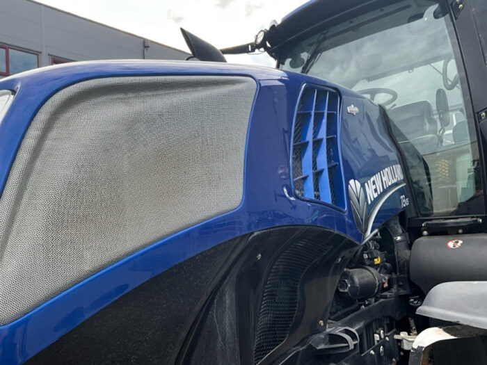 2017 New Holland T8.435 - Image 13