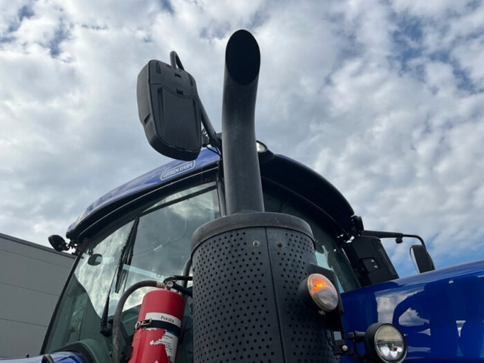 2017 New Holland T8.435 - Image 21