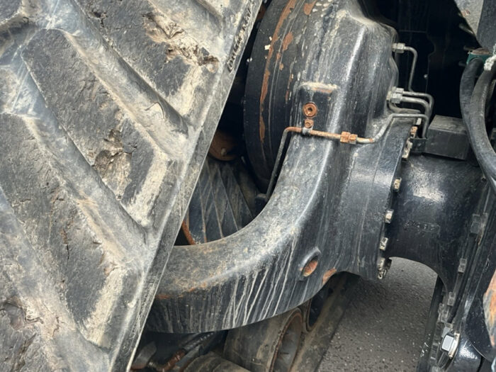 2017 New Holland T8.435 - Image 32