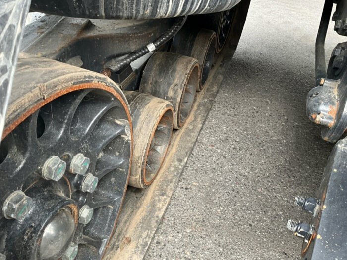 2017 New Holland T8.435 - Image 33