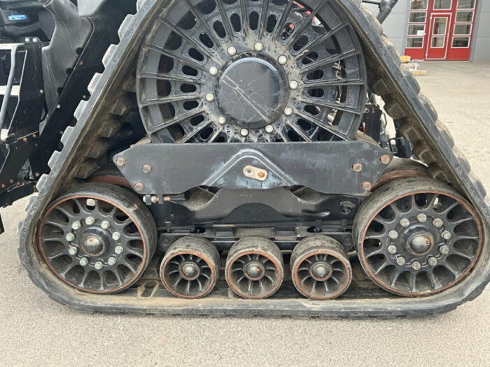 2017 New Holland T8.435 - Image 36