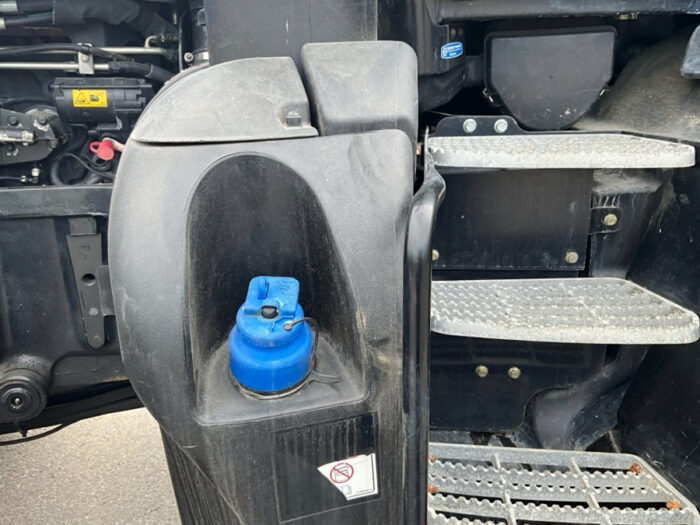 2017 New Holland T8.435 - Image 37