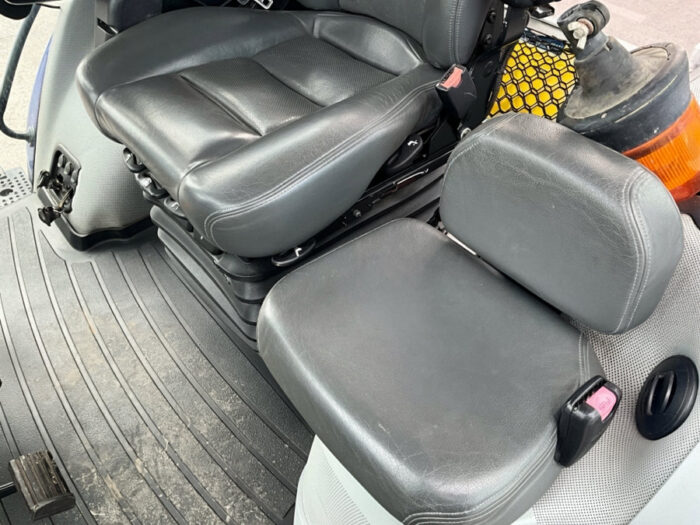 2017 New Holland T8.435 - Image 40