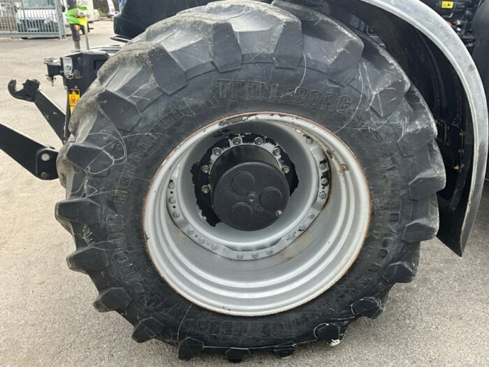 2017 New Holland T8.435 - Image 8