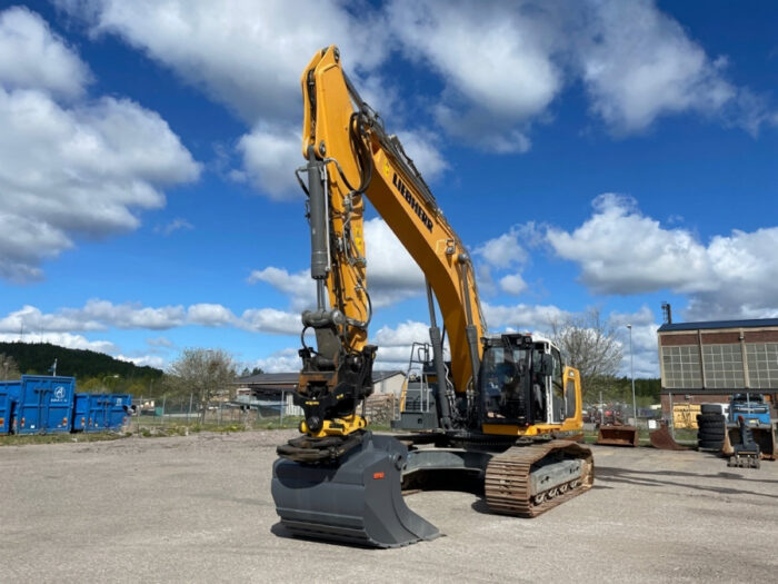 2020 Liebherr 938 - Image 2