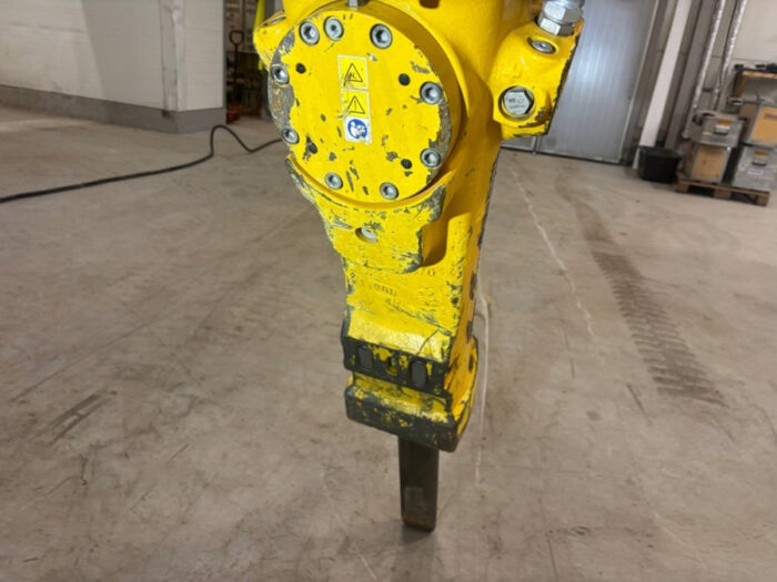 2021 Brokk 200 - Image 8