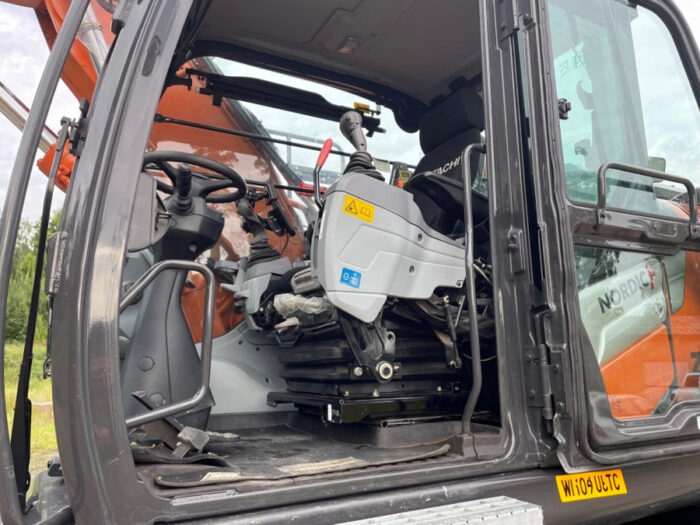 2022 Hitachi ZX 175W-7 - Image 8